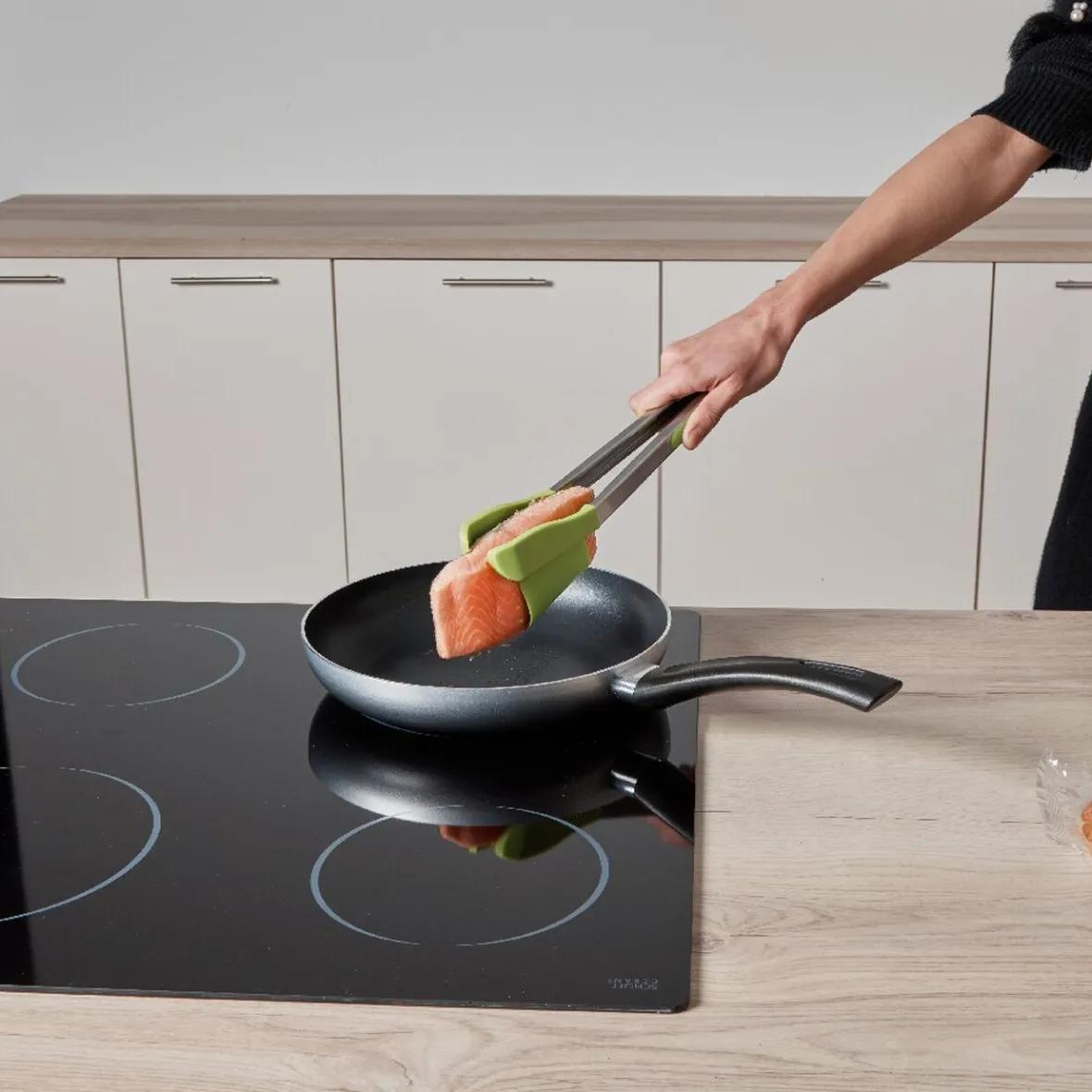 Gifi Préparation Culinaire^Pince spatule 2 en 1 inox silicone vert