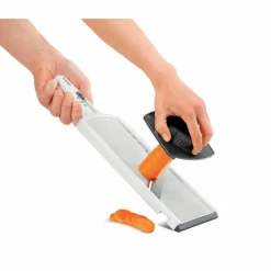 Gifi Préparation Culinaire^Râpe multiusage Metaltex mandoline 6 épaisseurs de coupe