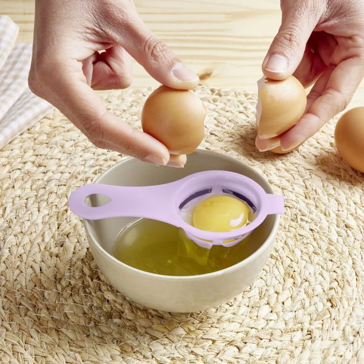 Gifi Préparation Culinaire^Séparateur blanc d'oeuf plastique bleu ou rose